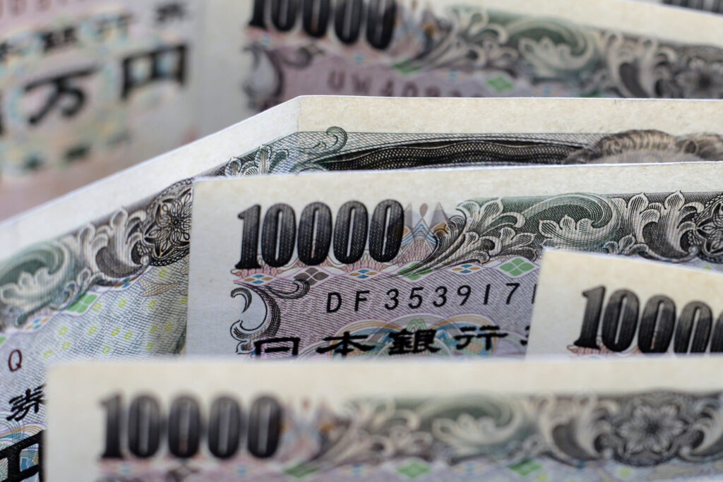 Japan's Immigration Changes in 2026: What Foreign Residents Need to Know ten thousand yen bills, japanese yen notes